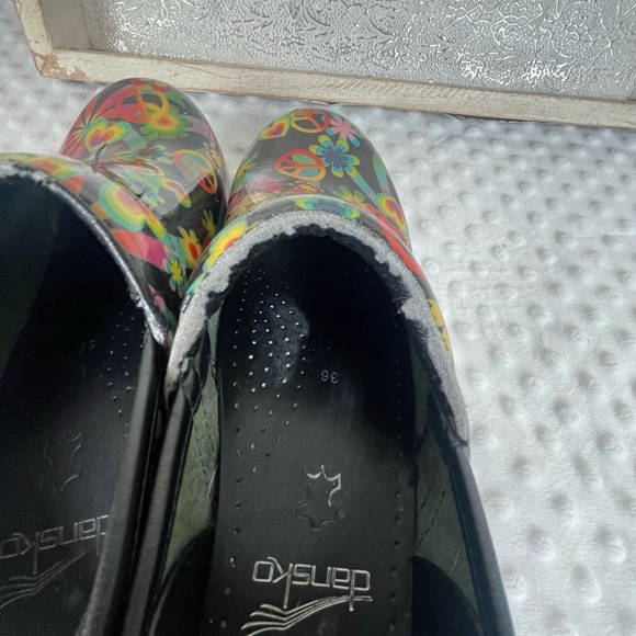 Dansko Floral Patent Professional Slip On Clogs Size 36 GUC - Picture 5 of 9